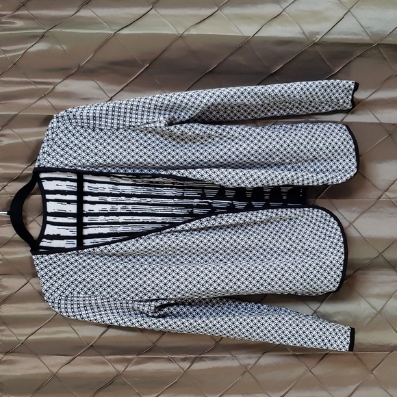 EUC- Nic + Zoe Reversible Drape Front Cardigan - Picture 5 of 6